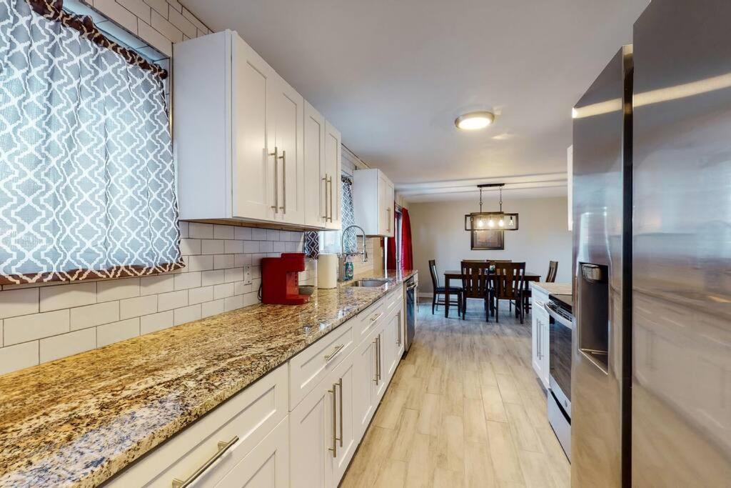 Large Remodeled Home With 5 Bedrooms 4 King Bed Сентениал Екстериор снимка